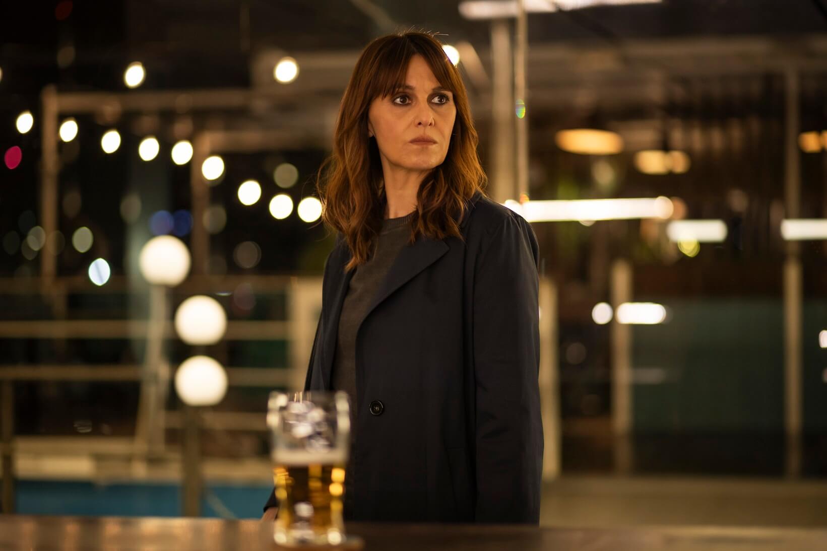 Paola Cortellesi in una scena dalla terza stagione della serie TV Petra