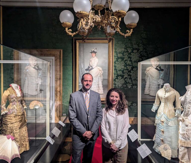Firenze: riapre il Museo della Moda e del Costume di Palazzo Pitti Il direttore Simone Verde e la curatrice Vanessa Gavioli in una sala del nuovo Museo della Moda