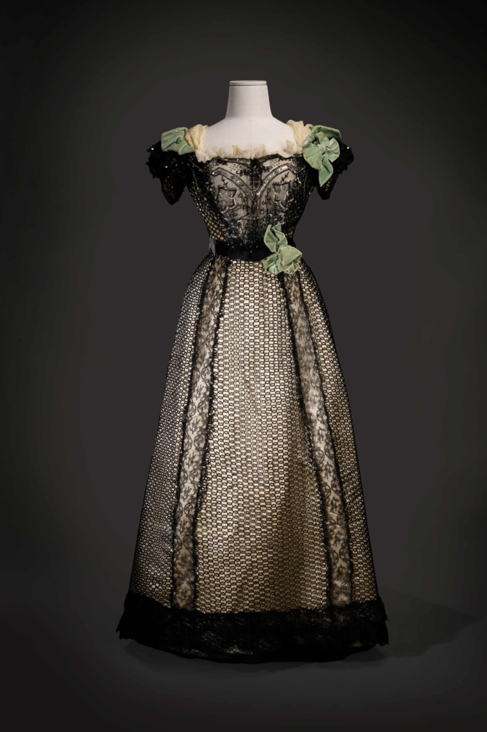 Catherine Donovan Abito femminile da sera Etichetta: “Mrs. C. Donovan | 280 Madison Ave | New York” 1898-1900 circa MMC, inv. TA 3212-3213