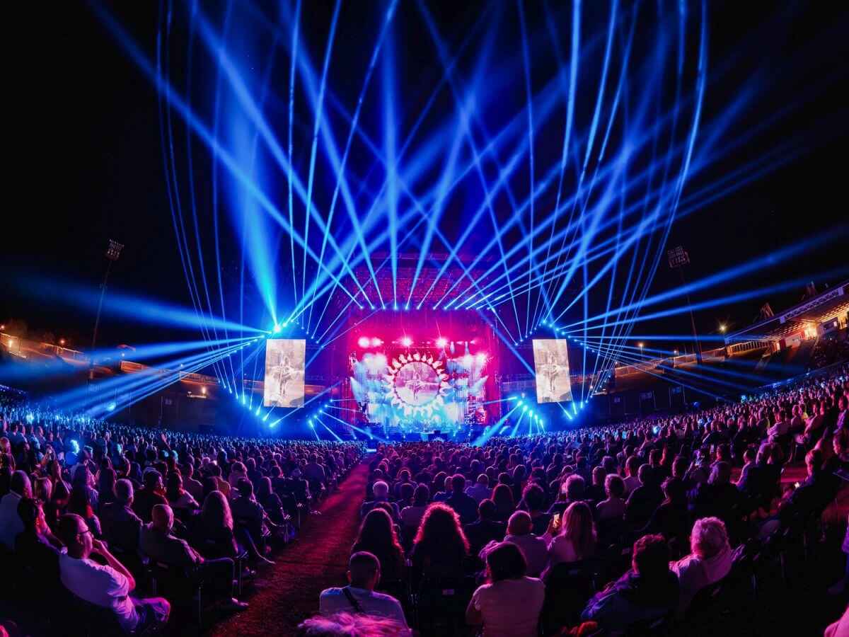 un'immagine dal palco Overdose D'Amore: Zucchero in tour nel 2025