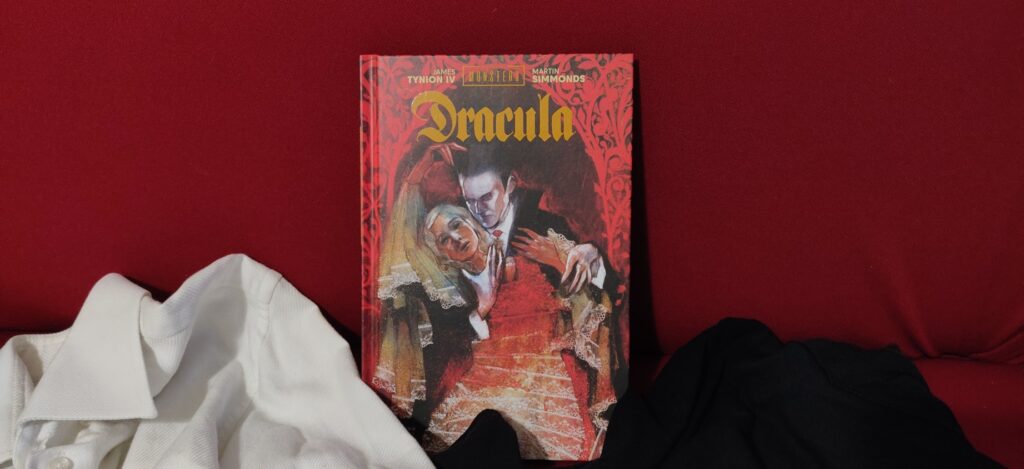 la cover di Dracula, di James Tynion IV e Martin Simmonds, edito da saldaPress (2024) nella collana Universal Monsters. Foto di Angelo Giannone
