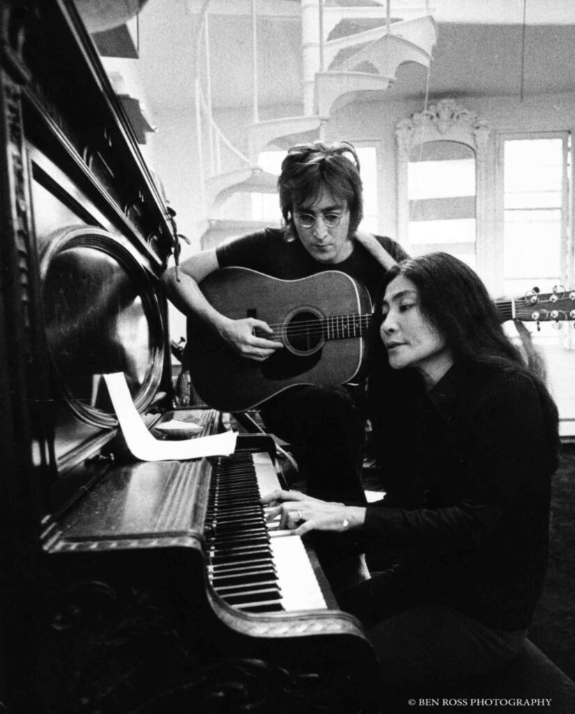 John Lennon e Yoko Ono. Crediti per la foto: Ben Ross