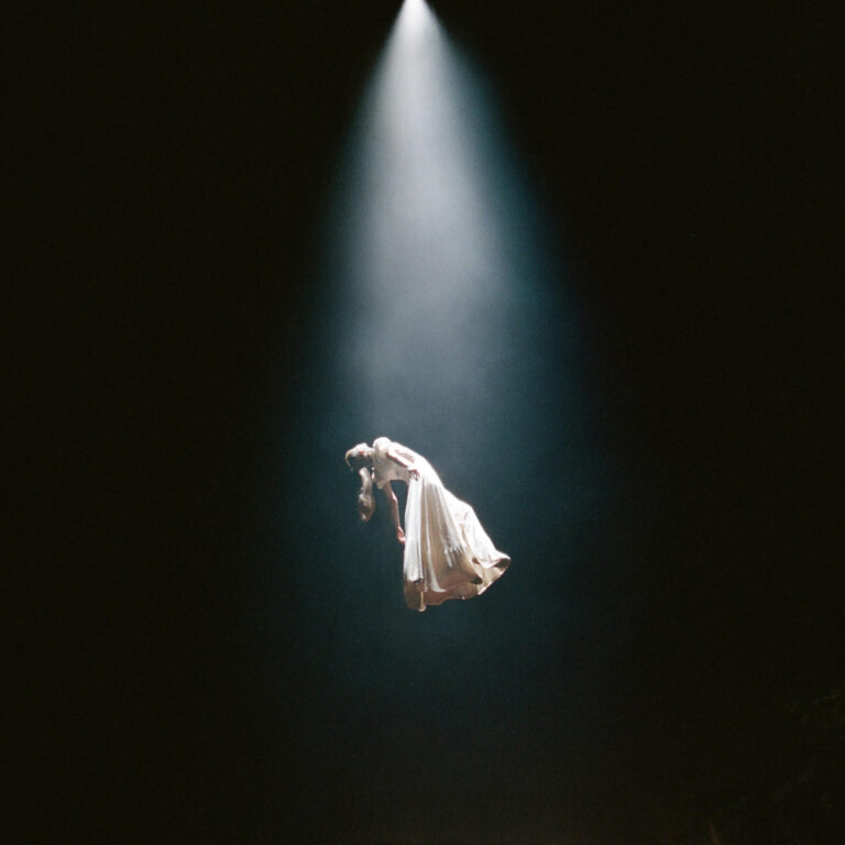 eternal sunshine deluxe, l'album di Ariana Grande