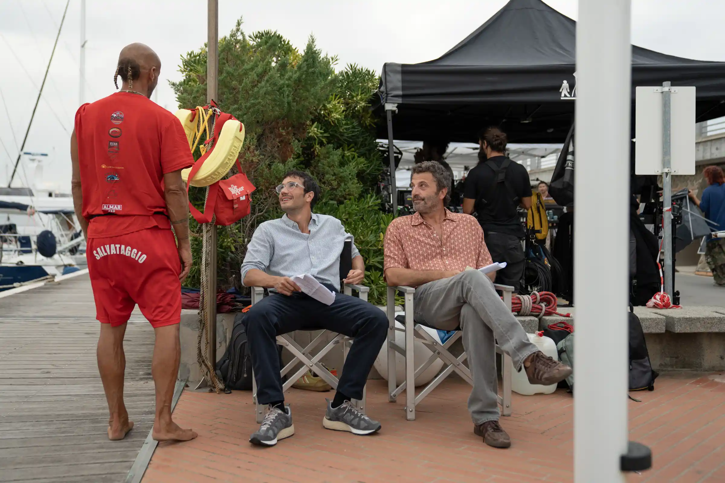 una scena dal set della serie TV Cagnàz