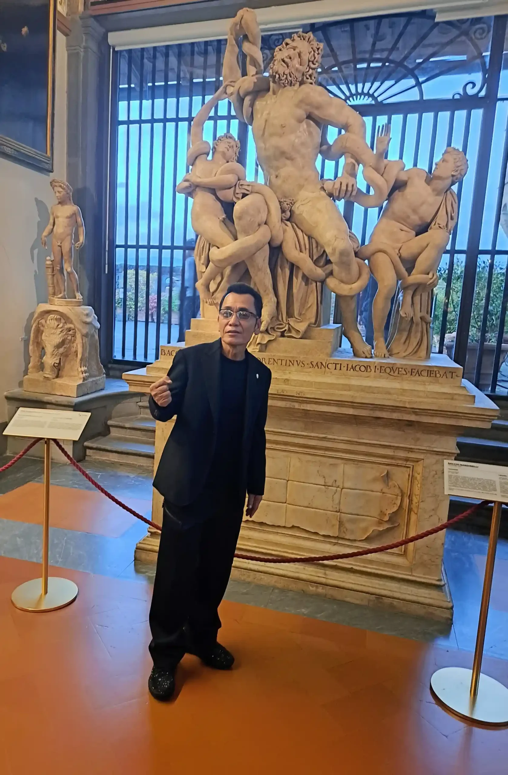 Tetsuo Hara e il Laoocoonte di Baccio Bandinelli. Si ringraziano le Gallerie degli Uffizi per la foto
